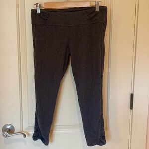 EUC Athleta charcoal capri yoga exercise leggings
